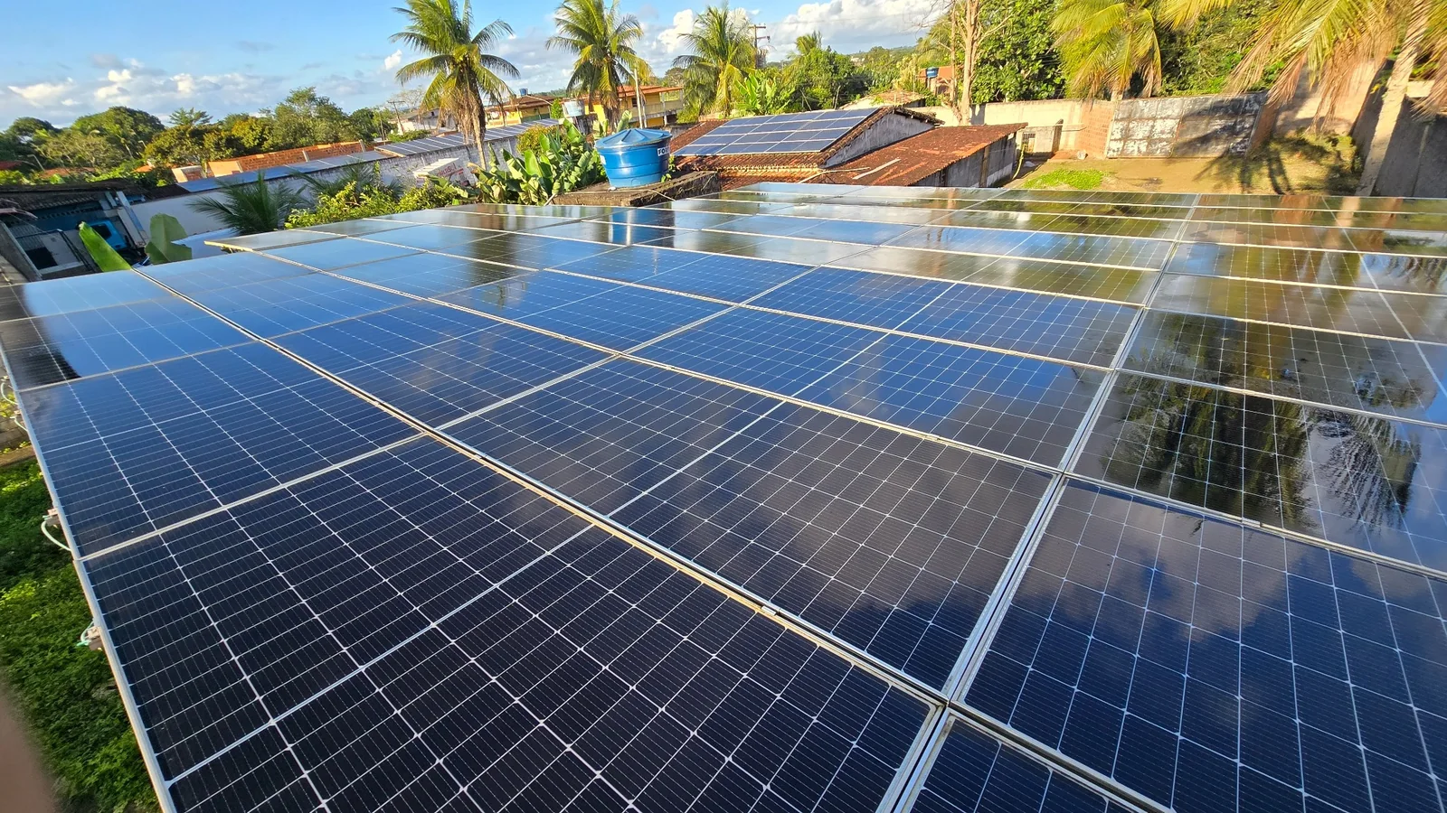 Painéis solares instalados em residência